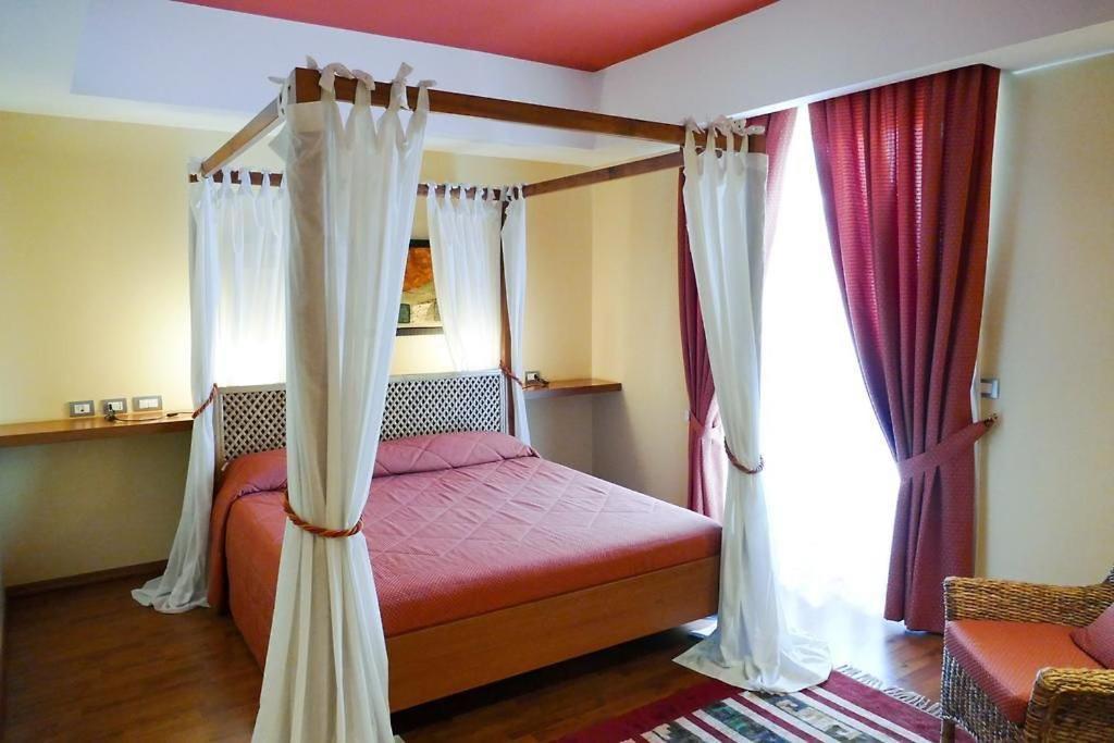 Stella Charming & Luxury Rooms コンヴェルサーノ エクステリア 写真